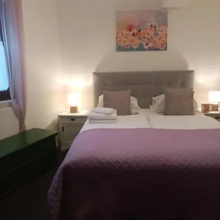 Serafin-lavanda Guest house *